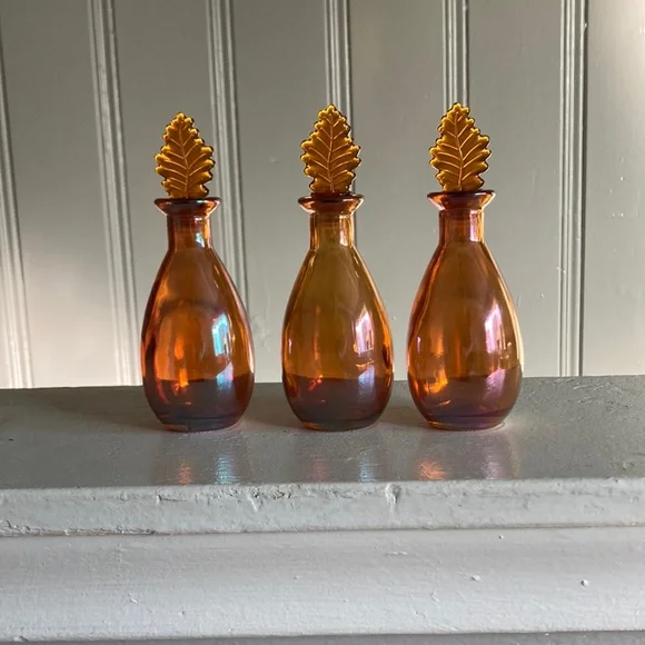 NWT Set of 3 Two Tone Iridescent Amber Decorative Glass Bottles w/ Leaf Tops 🍁 - Picture 10 of 17